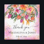 Farbenfrohe tropische Blume Danke Gastgeschenk Hoc Magnet<br><div class="desc">Dieses tropische Hochzeitsdesign ist ideal für Paare,  die einen Sommer,  einen Strand oder eine Hochzeit in Urlaubsort planen. Die Favoriten zeichnen sich durch ein wunderschönes und lebendiges Aquarelldesign aus,  das an ein herrliches Inselparadies mit vergoldeten Glitzer-Elementen aus den Imitaten erinnert. Die tropischen Blume sind in Rosa und Orange gehalten.</div>