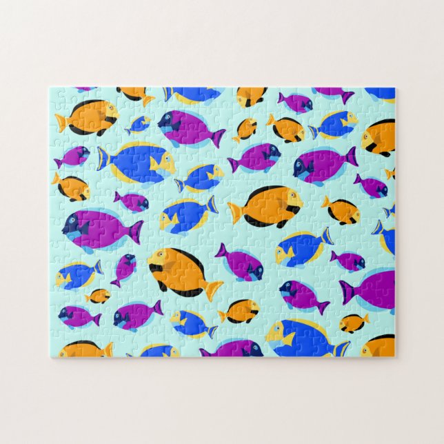 Farbenfrohe tropische Fischmuster im Blauen Meer (Horizontal)