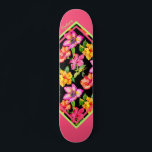 Farbenfrohe tropische Moderne Personalisierte Blum Skateboard<br><div class="desc">Dieses moderne Design zeichnet sich durch ein farbenprächtiges tropisches Blumenmuster mit Ihrem personalisierten Namen aus. Personalisieren Sie diese,  indem Sie den Text in dem dafür vorgesehenen Textfeld bearbeiten. #Skate #Skater #skateboards #skaterlife #cool #tropicool #sports #outdoor #fun</div>