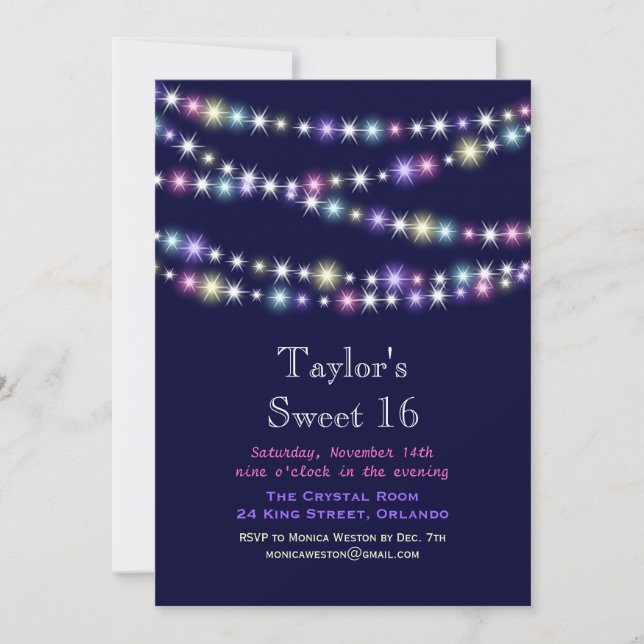 Farbenfrohe Twinkle Lights auf Navy Sweet 16 Einla Einladung (Vorderseite)