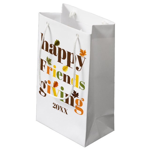 Farbenfrohe Typografie, Herbstblätter Friendsgivin Kleine Geschenktüte (Rückseite Schrägansicht)