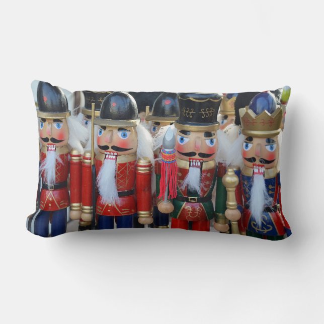 Farbenfrohe Weihnachtsmänner Lendenkissen (Vorderseite)
