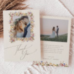 Farbenfrohe Wildblume | Beige Wiese Flat Foto Dankeskarte<br><div class="desc">Diese farbenfrohe Wildblume | Beige Wiese Wiese Foto Dankeschön Karte ist perfekt für Ihre einfache, whimsical boho Regenbogen Sommer Hochzeit. Die hellen, zauberhaften Rosa-, Gelb-, Orange- und Goldfloralen verleihen diesem Produkt das Gefühl eines minimalistisch eleganten Vintagen Hippie-Frühlingsgartens. Das moderne Design ist künstlerisch und zart und zeigt eine klassische erdige Wiese...</div>