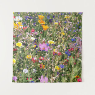Farbenfrohe Wildblume Wiese, lebendiges Muster. Wandteppich