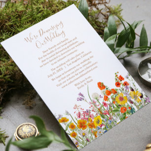 Farbenfrohe wilde Blume, die unsere Hochzeit herun Feiertagskarte