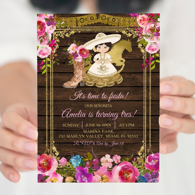 Farbenfrohe Wood Charro Mexican Girl dreht Tres Einladung (Von Creator hochgeladen)