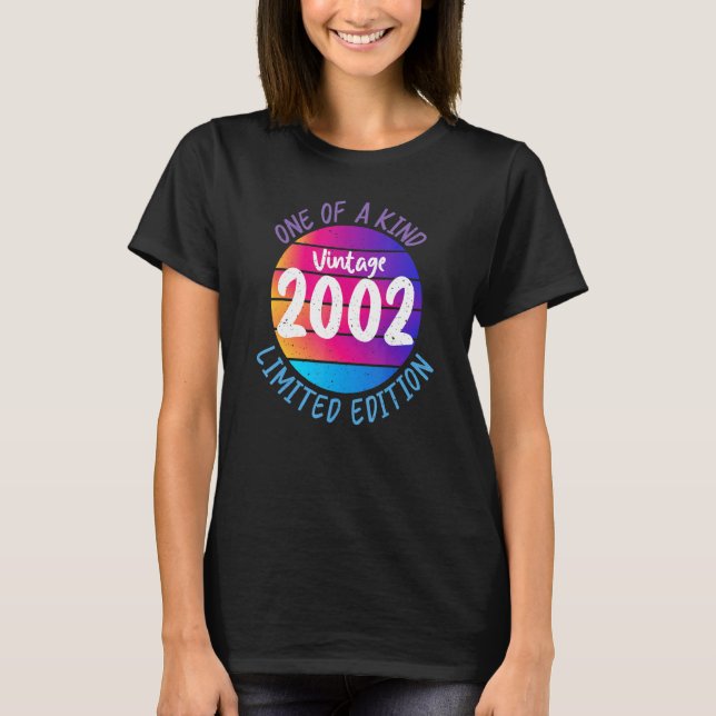 Farbenfrohe Zwei von einem ähnlichen T-Shirt Vinta (Vorderseite)