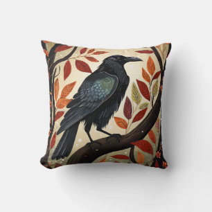 Farbenfroher Raven in einem Baum Kissen