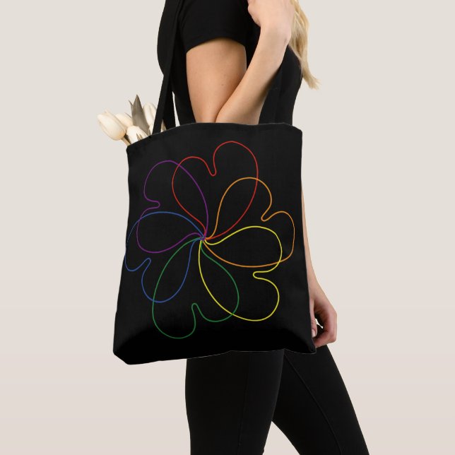 Farbenfroher Regenbogen auf der Blume Black Chic Tasche (Von Nahem)