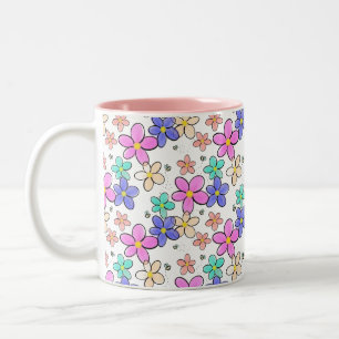 farbenfroher Regenbogen leuchtende Blumen Hummeln Zweifarbige Tasse