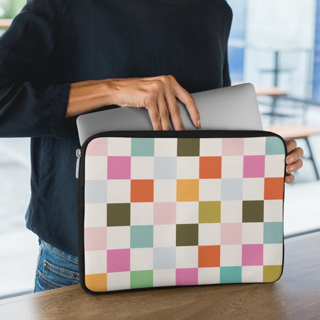 Farbenfroher Retro-Platz überprüft Laptopschutzhülle (Von Creator hochgeladen)