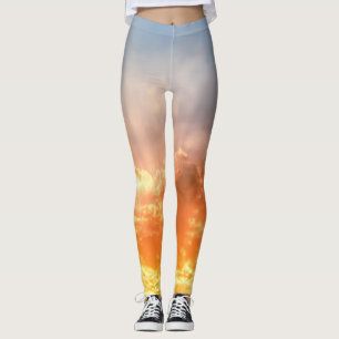 Farbenfroher Sonnenuntergang: feuchter Himmel. Leggings