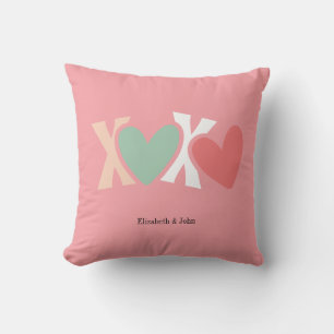 Farbenfroher "XOXO" Valentinstag Kissen