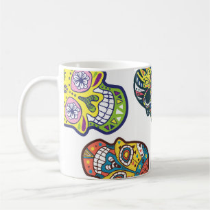 Farbenfroher Zuckerschädel: kompliziertes Muster. Kaffeetasse