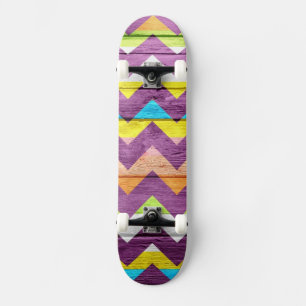 Farbenfrohes Chevron Holz Abstract #4 Skateboard