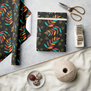 Farbenfrohes Herbstlaub-Muster auf Schwarz Geschenkpapier