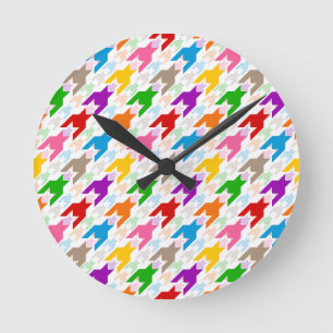 Farbenfrohes Houndstooth-Muster Weiß Runde Wanduhr