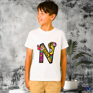 Farbenfrohes und lustiges Monogramm N Stammes- und T-Shirt