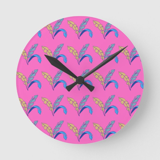 Farbenvolles Leaf-Muster im rosa Hintergrund Runde Wanduhr (Vorderseite)