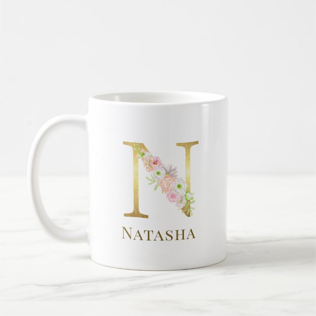 Farbflorale und goldene Buchstaben E Monogramm Kaffeetasse (Links)