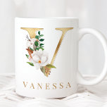 Farbflorale und goldene Buchstaben V Monogramm Kaffeetasse<br><div class="desc">Eine personalisierte Kaffee-Tasse mit einem Imitat Goldbrief "V"-Monogramm,  mit dekorativen Aquarellbildern,  Blumen- und Blattbildern. Einfach mit Ihrem Namen anpassen oder ein einzigartiges Geschenk für Ihre Lieben schaffen.</div>