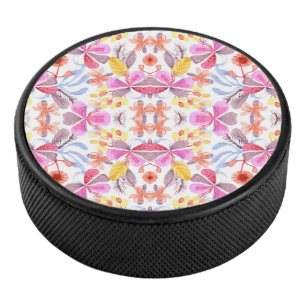 Farbfrohes florales Mandala-Design auf einem runde Eishockey Puck