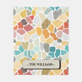 Farbgeometrisch mit Monogramm Fleecedecke