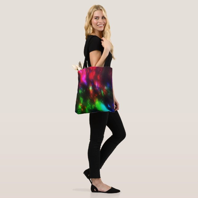 Farbig mit Rauigkeit überragt von schwarzer Farbe Tasche (Am Model)