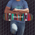 Farbige Abstrakte Moderne Streifen Individuelle Na Skateboard<br><div class="desc">Farbenfrohe Abstrakte Modern Stripes Individuelle Name Skateboard zeichnet sich durch Ihren personalisierten Namen in der modernen Typografie auf einem farbenprächtigen gestreiften Hintergrund aus. Personalisieren Sie diese, indem Sie den Text in dem dafür vorgesehenen Textfeld bearbeiten. Geben Sie Ihrem Lieblingskateboarder zu Weihnachten, Geburtstag oder Ihrer BESTE FREUNDIN ein maßgeschneidertes Geschenk, ein...</div>