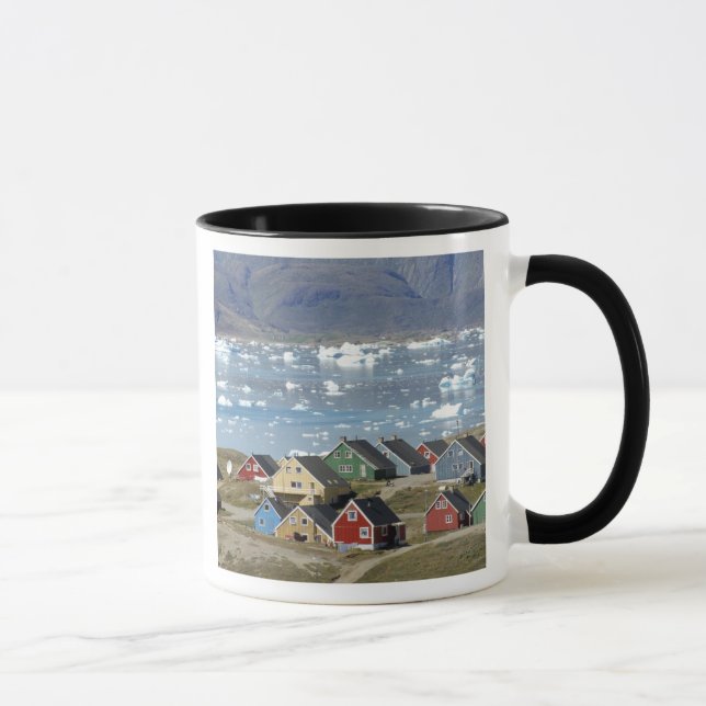 Farbige Architektur der Stadt, Narsaq, Tasse (Rechts)