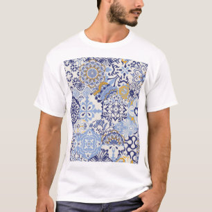 Farbige Azulejos-Fliesen: handgezeichnet Muster. T-Shirt