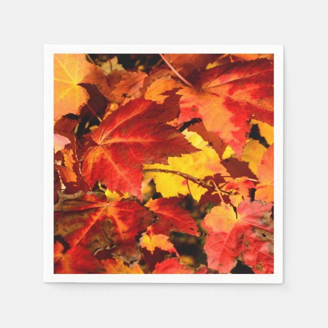 Farbige Blätter im Herbst, goldfarbenes orangefarb Serviette (Vorderseite)