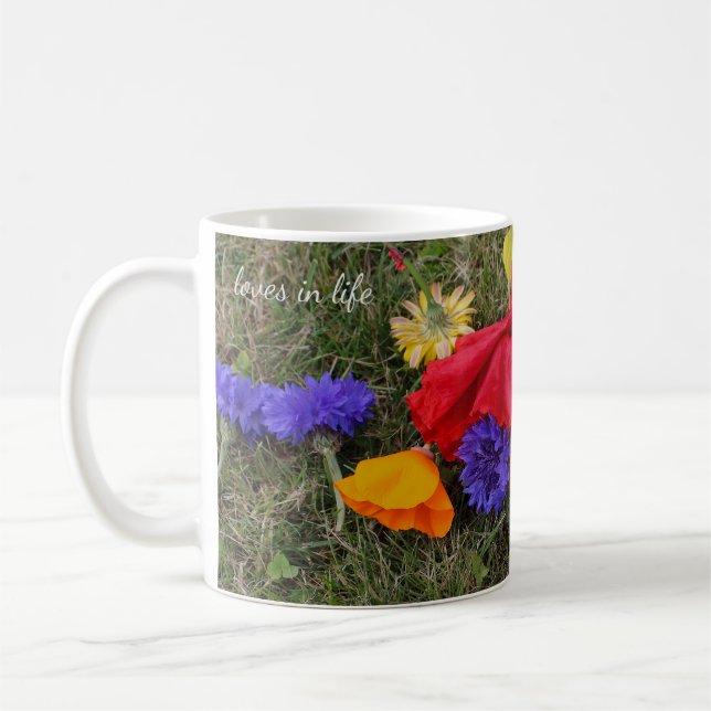 Farbige Blume auf dem Rasen Kaffeetasse (Links)
