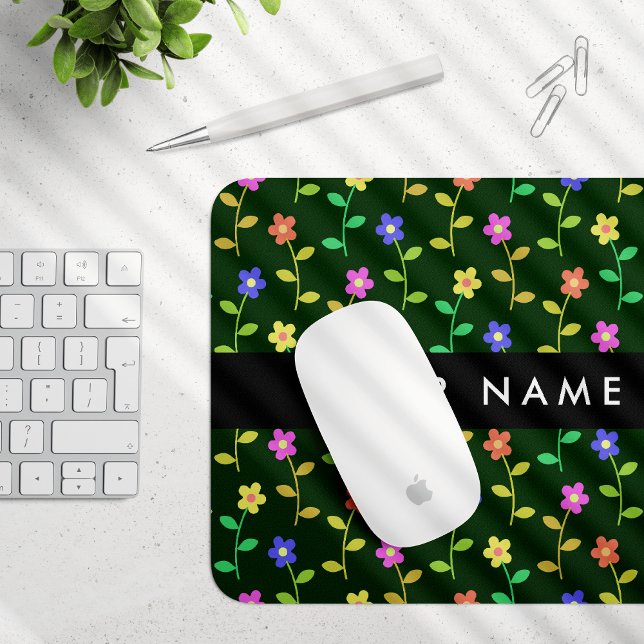 Farbige Blume, grüner Hintergrund, schwarz Mousepad (Von Creator hochgeladen)