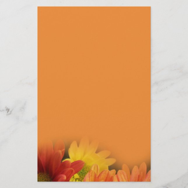 Farbige Blume in Rot, Gelb und Orange. Briefpapier (Vorderseite)