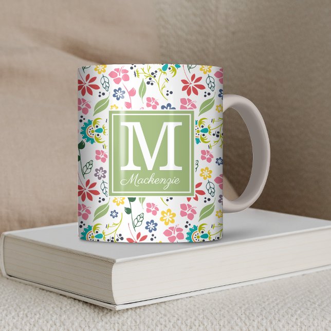 Farbige Bohemische Frühlingsblumen Grünes Monogram Kaffeetasse (Colorful Bohemian Spring Flowers Green and White Monogram Coffee Mug)