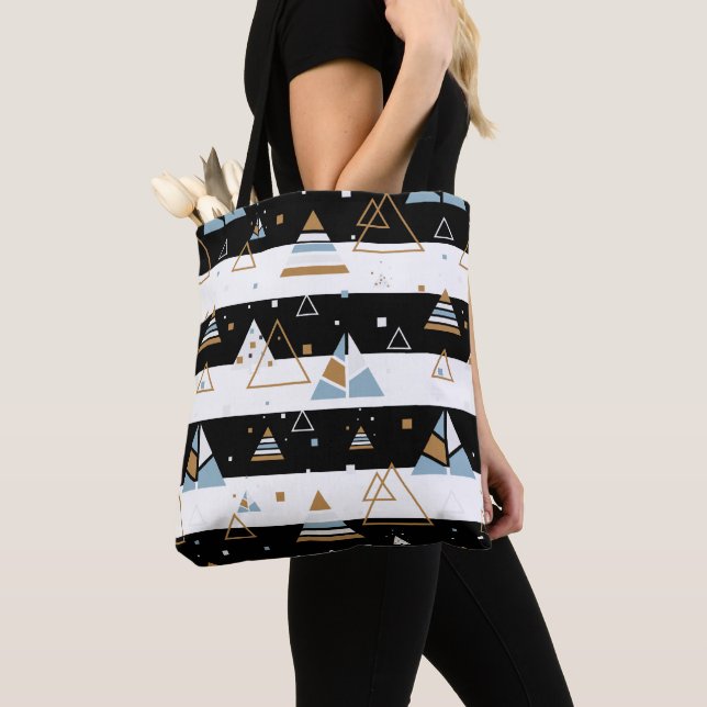 Farbige Dreiecke und schwarze und weiße Streifen Tasche (Von Nahem)