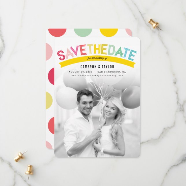 Farbige Fett Text Modernes Summer Rainbow Foto Save The Date (Vorderseite/Rückseite Beispiel)