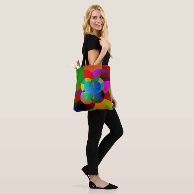Farbige Fraktale Tasche (Am Model)