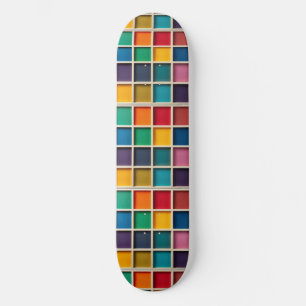 Farbige geometrische Gittertafel Skateboard