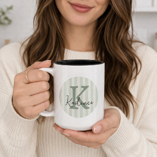 Farbige gestreifte Kreise mit individuellem Monogr Zweifarbige Tasse