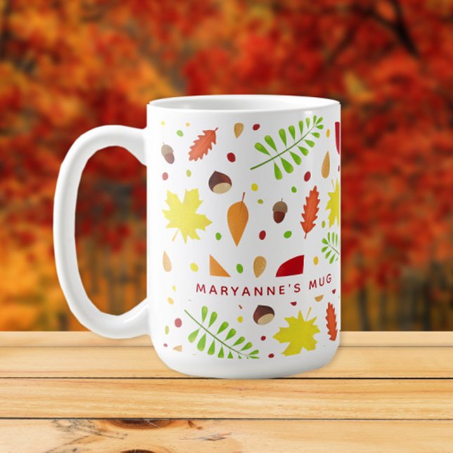 Farbige Herbstlaube individuelle Name Kaffeetasse (Personalized mug with fall leaves and nuts)