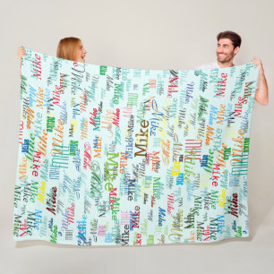 Farbige Individuelle Namen auf blass blau Fleecedecke