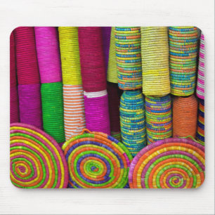 Farbige Körbe auf dem Markt Mousepad