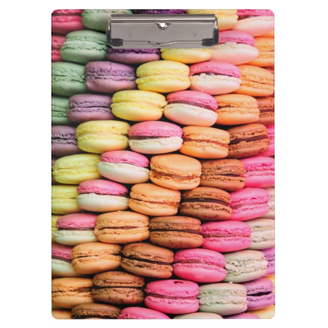 Farbige Macarons Quirky Klemmbrett (Vorderseite)