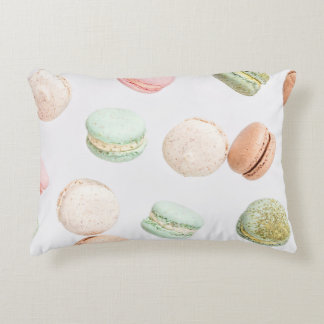 Farbige Macarons: Süßer fallender Muster. Dekokissen