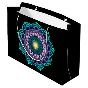 Farbige Mandala auf schwarzem Hintergrund Große Geschenktüte