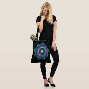 Farbige Mandala auf schwarzem Hintergrund Tasche