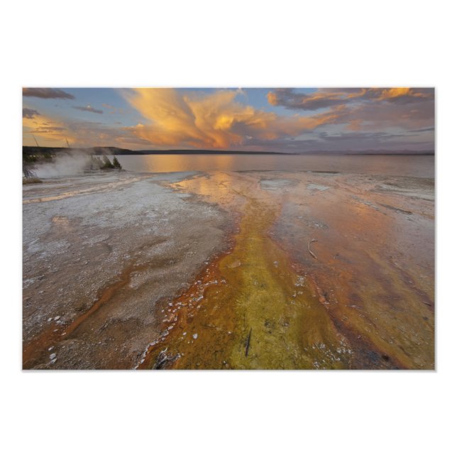 Farbige mineralische Ablagerungen aus dem Black Po Fotodruck (Vorne)