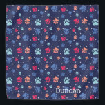 Farbige Paw-Prints auf der blauen Leinwand der Mar Halstuch<br><div class="desc">Darling Pfow druckt in verschiedenen Farben,  Set über einen marineblau-blauen Hintergrund. Ihr Haustier wird dieses Design gut aussehen!</div>